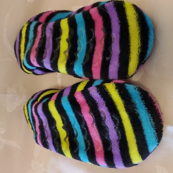 Fluffy Slipper Socks - Picture 9 of 9